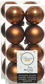 Decoris kleine kerstballen - 32x st - kaneel bruin - 4 cm - kunststof - onbreekbare kerstballen
