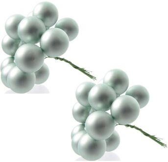 Decoris mini kerstballetjes op stekers - 20x stuks - mintgroen - D2 cm - glas