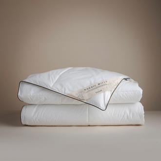 Dekbed Bamboe Vezel 4 Seizoenen - 4 Seizoenen & Zomer & Winter & Perfect Voor Koude Nachten - 200x220 Cm (Tweepersoons) - Basalt - Dekbed-Discounter.nl