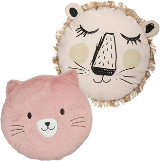 Dieren sierkussens kinderkamer - kat/poes/leeuw - roze/beige - 30/38 cm - polyester