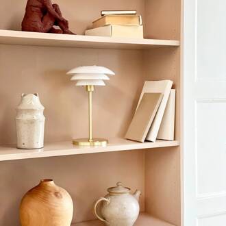 Dyberg larsen LED tafellamp DL20, hoogte 30 cm, glas opaal, messing