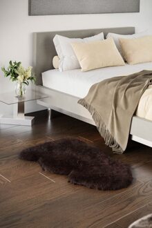 Echte chocoladebruine schapenvacht, natuurlijk zijdezacht, pluizig, echt wollen tapijt