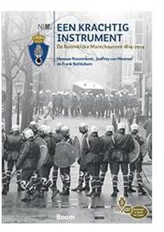 Een krachtig instrument - Boek Herman Roozenbeek (9089531599)