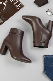 Enkellaarzen Met Hak Bruin