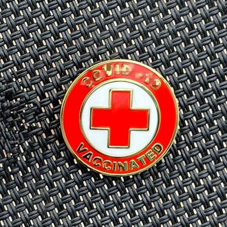 Epidemie Symbool Rode Kruis Legering Olie Kraag Pin Licht Geel Goud Kleur