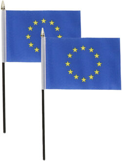 Europa - 4x - mini vlaggetje van 10 x 15 cm op stokje - Landen vlag - H27 cm
