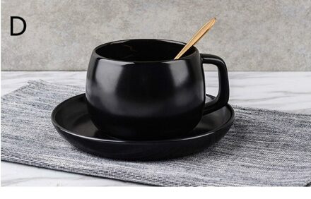 Europese koffie cup, zwart keramische kopje koffie, kopje thee, schotel met lepel, eenvoudige en creatieve.