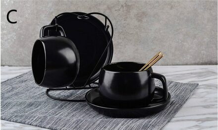 Europese koffie cup, zwart keramische kopje koffie, kopje thee, schotel met lepel, eenvoudige en creatieve.