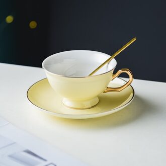 Europese Retro Keramische Koffie Cup Leuke Stijl Mok En Schotel Luxe Porselein Drinkware Set Voor Thee licht geel
