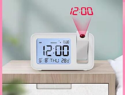 Europese Stijl Creatieve Woonkamer Decoratieve Ronde Retro Smeedijzeren Wandklok Bar Muur Romeinse Stereo Digitale Wandklok wit