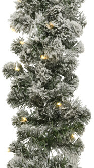 Everlands 1x Groene dennenslinger kerstslingers met sneeuw en licht 270 x 25 cm - Guirlandes