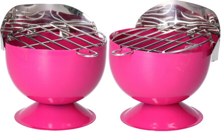 Excellent Houseware Set van 2x stuks asbak als BBQ vorm metaal 12 cm roze voor binnen/buiten - Asbakken