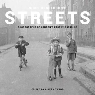 Exhibitions International Streets: Nigel Henderson's East End - Boek Exhibitions International (1849764999)