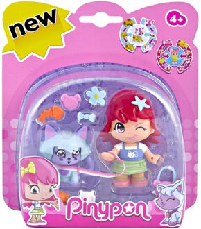 Famosa wandelt met haar kat Multikleur