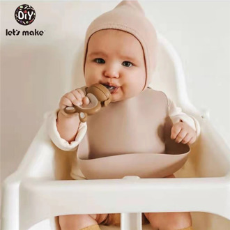 Fashion silicone breast protector baby bib waterproof solid color shape of a boat bib for newborns to accept the drooling scarf