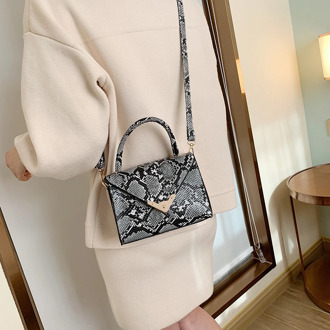 Fashion Snake Skin Prints Messenger Bag Women Retro Serpentine Crossbody Bags Single Shoulder Handle Hasp Square Package