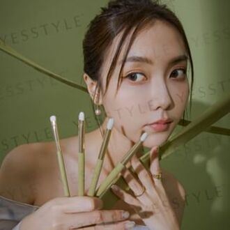 Fearless Coloring Eyeshadow Brush E02