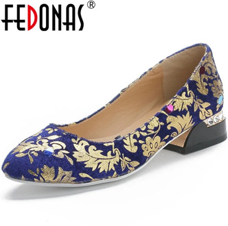 FEDONAS Newest 2020 Women Spring Summer Prom Pumps Rhinestone Point Toe Loafers Embroidered Metal Decoration Chians Shoes Woman