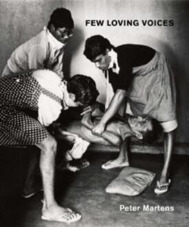 Few loving voices - Boek Peter Martens (946083048X)
