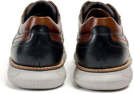 Finch Leren Herenschoenen In Cognackleur Met Veters. Bruin - EU 46 / UK 11