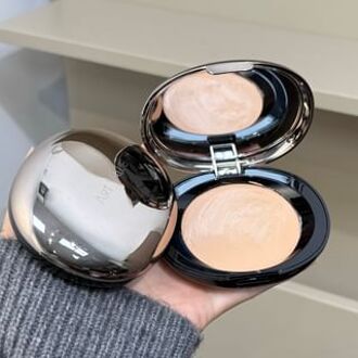 Floral Velvet Foundation Cream - 2 Shades 01# Ivory - 10g