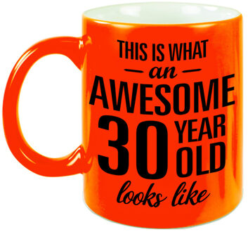 Fluor oranje Awesome 30 year cadeau mok / verjaardag beker 330 ml - feest mokken
