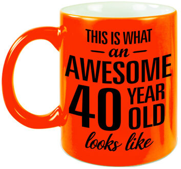 Fluor oranje Awesome 40 year cadeau mok / verjaardag beker 330 ml - feest mokken