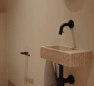 Fontein Marmer Mat Beige met Kraangat en Kraan Rechts 40x20x9 cm