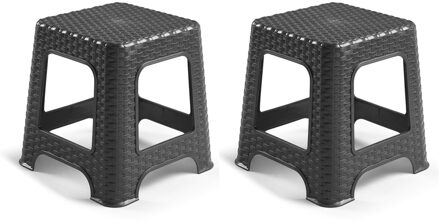 Forte Plastics Set van 2x stuks rotan opstapje/krukje in het zwart - 32 x 32 x 30 cm - Keuken/badkamer/slaapkamer handige krukjes/opstapjes