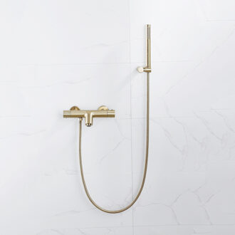 FortiFura Calvi Thermostatische badkraan met staafhanddouche, handdouchehouder en metalen doucheslang Geborsteld Messing PVD (Goud) SW720570/SW720567/SW720226/SW706206 Messing geborsteld (goud)