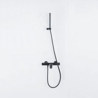FortiFura Calvi Thermostatische badkraan met staafhanddouche, handdouchehouder en metalen doucheslang mat zwart SW496811/SW720565/SW720224/SW706203 Zwart mat