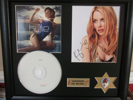 Foto met authentieke handtekening van Kylie Minogue Light Years