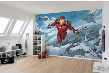 Fotobehang - Iron Man Flight 400x280cm - Vliesbehang Multikleur