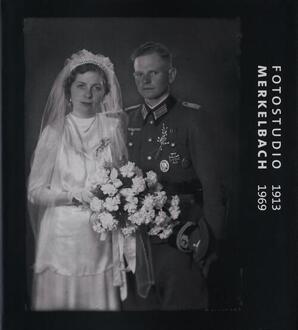 Fotostudio Merkelbach / portretten 1913-1969 - Boek Komma, Uitgeverij (9491525131)