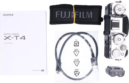 Fujifilm Tweedehands Fujifilm X-T4 Body Zilver CM1049