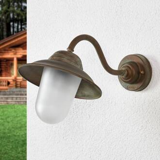 Gebogen buitenwandlamp Birga antiek messing, koper, wit opaal