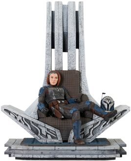 Gentle Giant Star Wars Premier Collection The Mandalorian Bo-Katan on Throne Statue - 35cm