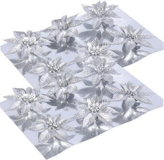 Gerimport Kerstboom bloemen op clip - 12x stuks - zilver - kunststof - kerstornamenten