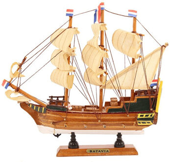 Gerkimex Decoratie model zeiljacht/zeilboot driemaster - 24 x 24 cm - miniatuur boot/boten - de Batavia - Beeldjes Multikleur