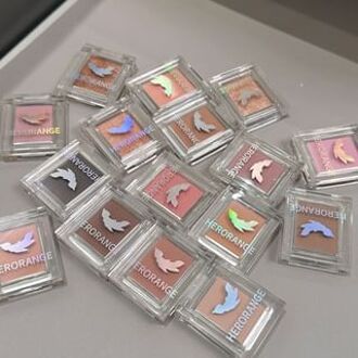 Glamorous Monochrome Eyeshadow - 1-18 #H09 - 2.2g