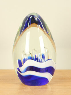 Glazen presse papier blauw/wit, 13 cm