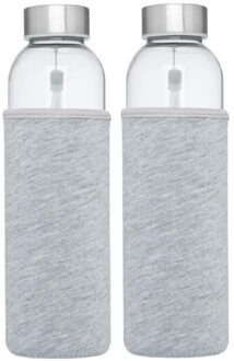 Glazen waterfles/drinkfles - 2x stuks - softshell bescherm hoes grijs - 500 ml - Sportfles - Bidon