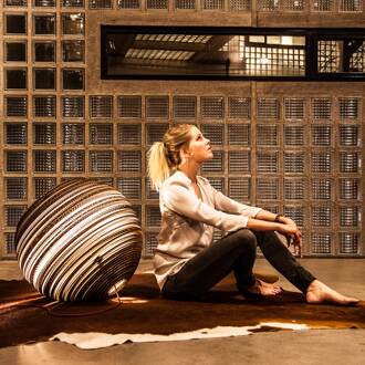 Globe kartonnen tafellamp, Ø 64 cm bruin