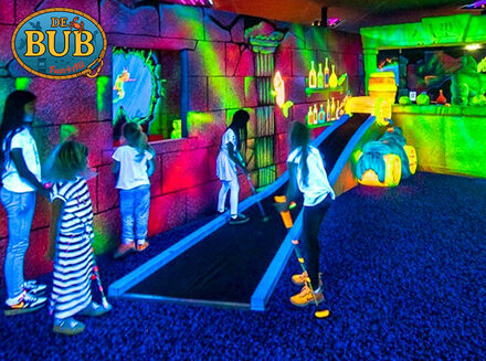 Golf in de dark + consumptie bij De Bub Fun 4 All