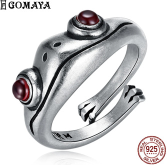 GOMAYA 925 Sterling Silver Ring Frog Retro Personality Creative Animal Unisex Red Garnet Frog Open Adjustable Rings Fine Jewelry