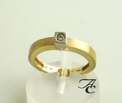Gouden Atelier Christian ring met diamant