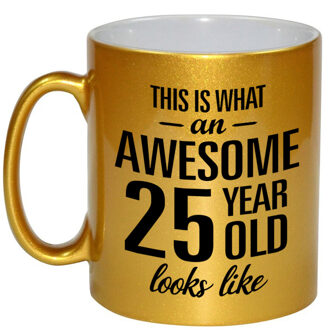 Gouden Awesome 25 year cadeau mok / verjaardag beker 330 ml - feest mokken Goudkleurig