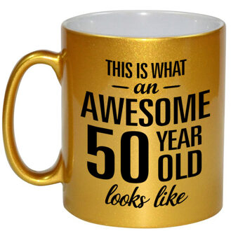 Gouden Awesome 50 year cadeau mok / verjaardag beker 330 ml - feest mokken Goudkleurig