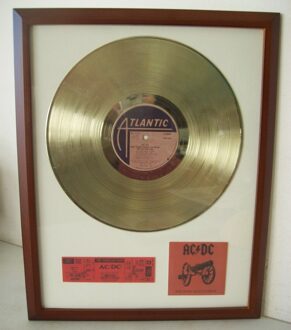 Gouden plaat Lp ACDC For those about to rock you ..