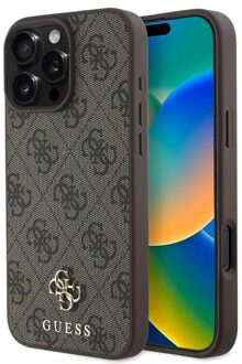 Guess 4G Metal Logo Backcover MagSafe voor de Apple iPhone 16 Pro - Bruin